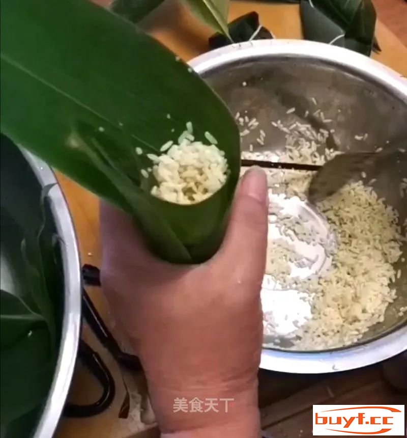 生粽子要蒸多久才能熟(生粽子煮一个小时能熟吗)